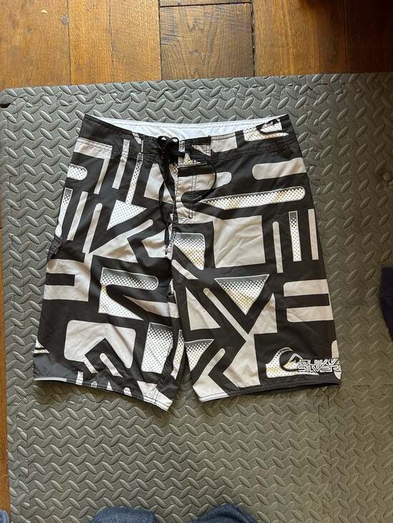 Quiksilver Other - Quiksilver Geometric All-Over Print Boardshorts Size 34